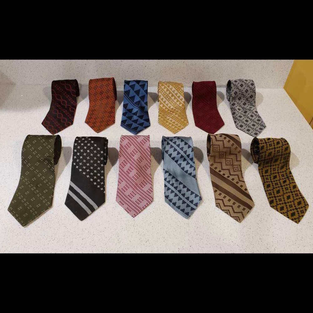 12 Vintage Ties
